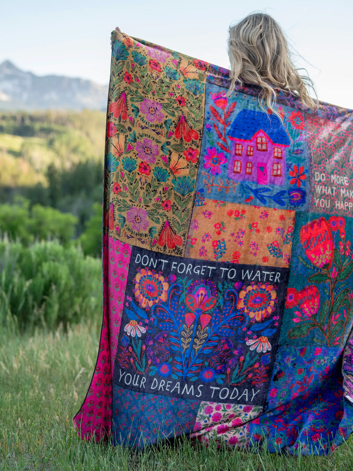 Double-Sided Cozy Throw Blanket - Cottage