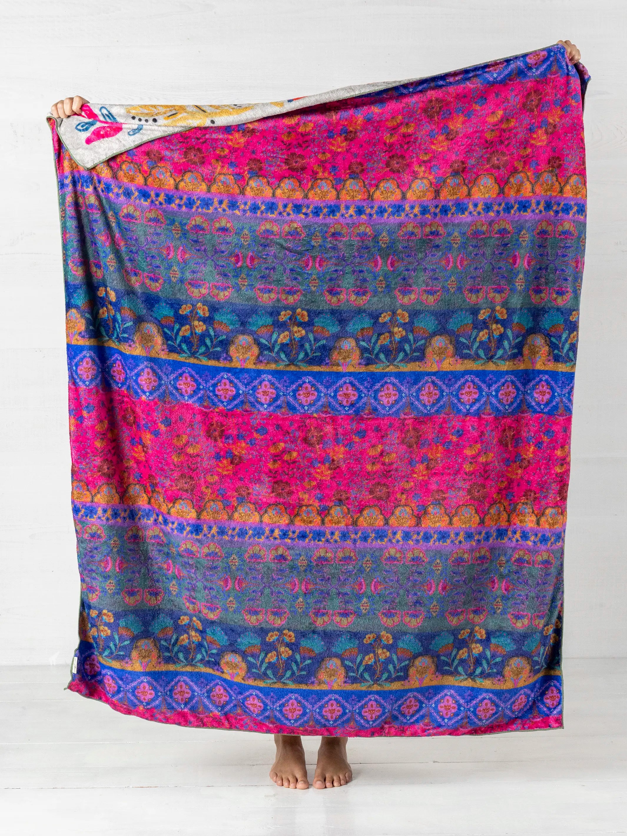 Double-Sided Cozy Throw Blanket - Taupe Birds