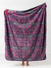 Double-Sided Cozy Throw Blanket - Magenta Birds