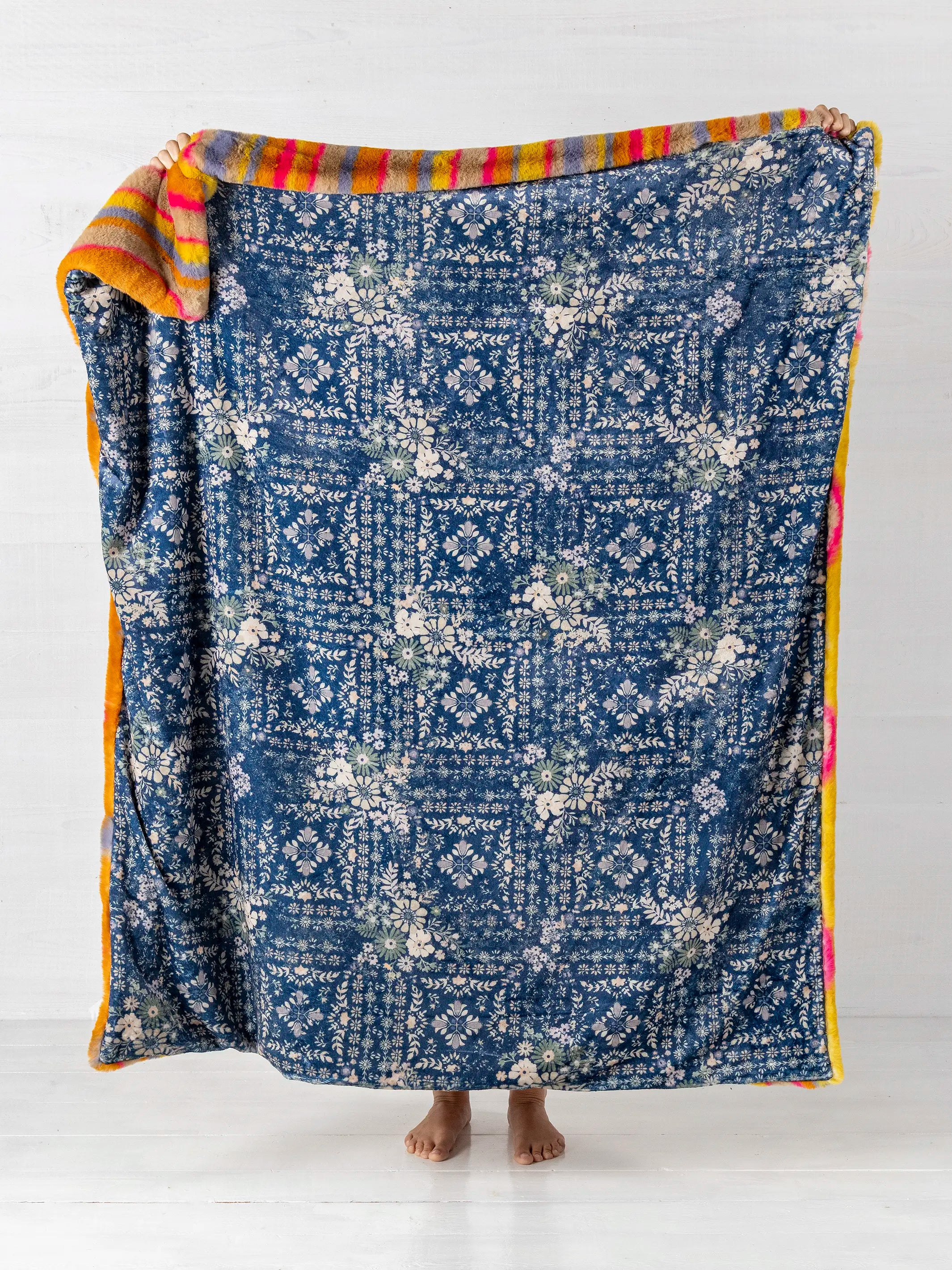 Cozy Luxe Faux Fur Blanket - Mustard Groove