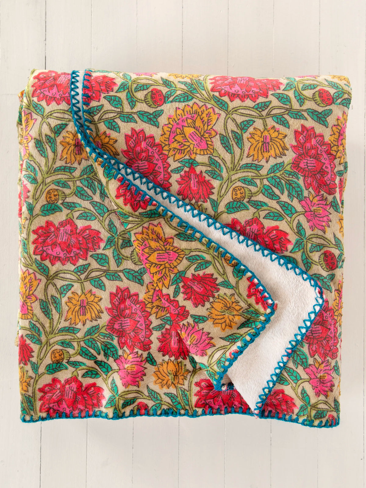 Cozy Coverlet Blanket - Lush Zinnias