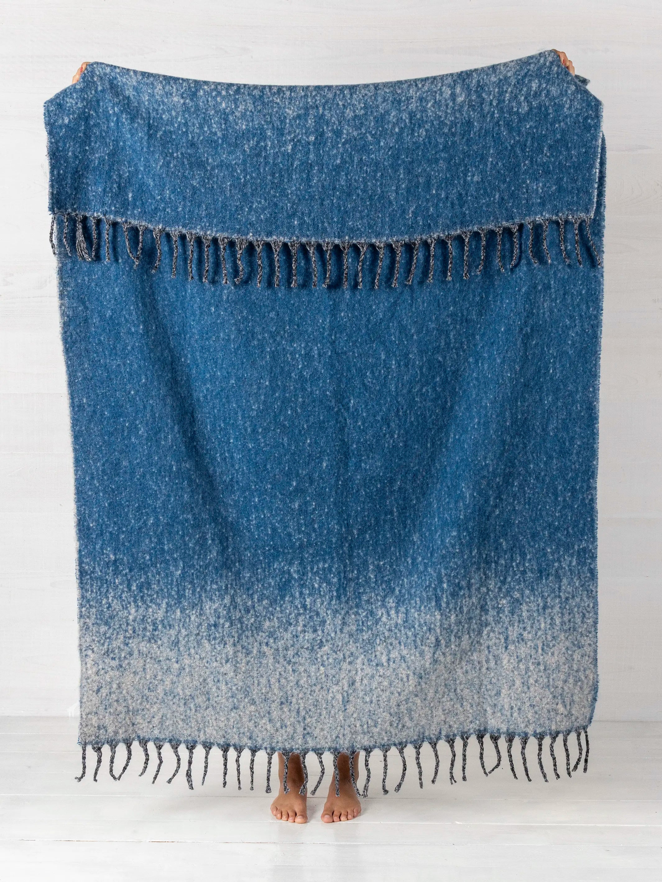 Cuddle Up Throw Blanket - Indigo Ombre