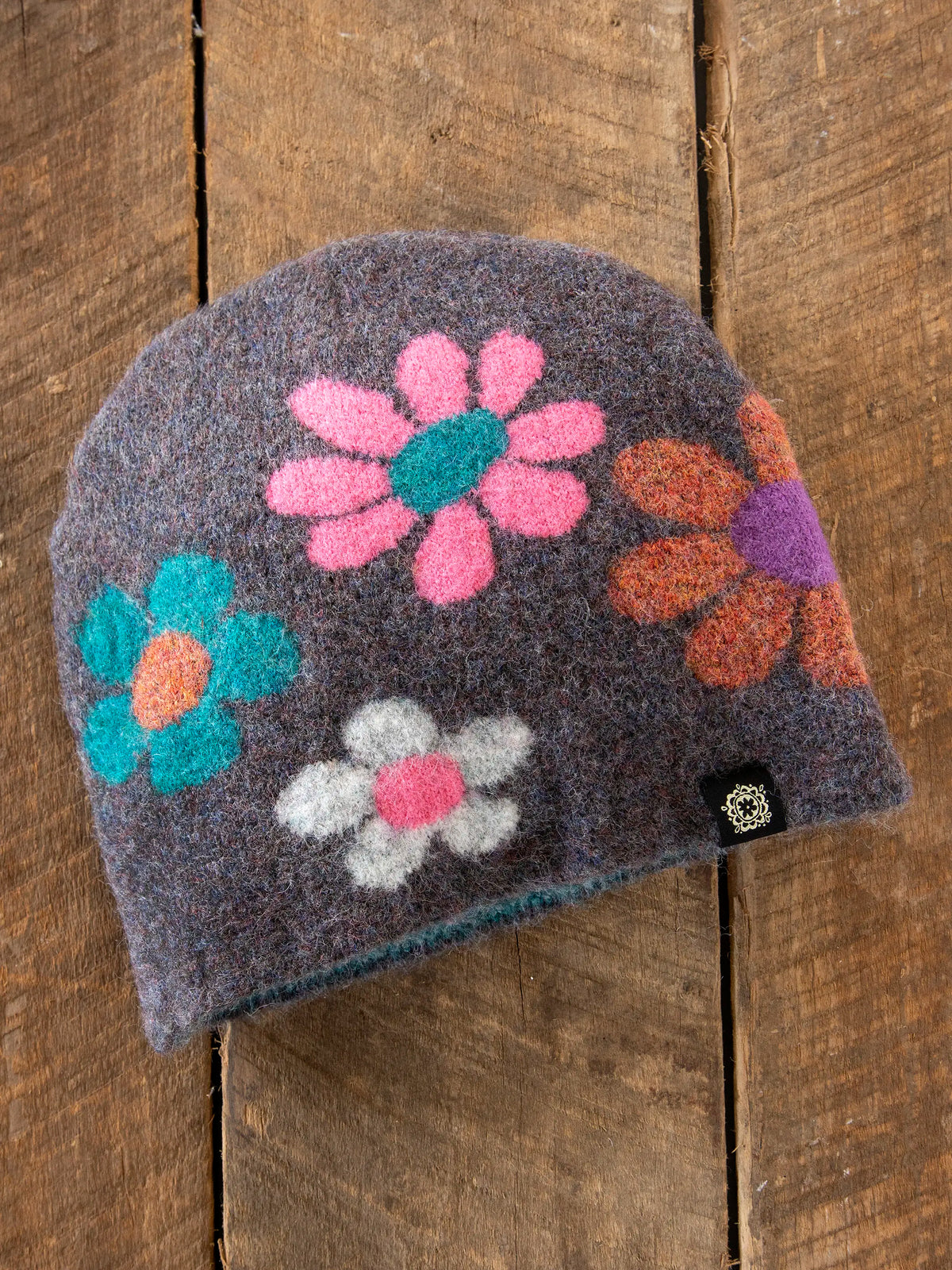 Intarsia Beanie - Charcoal Daisy
