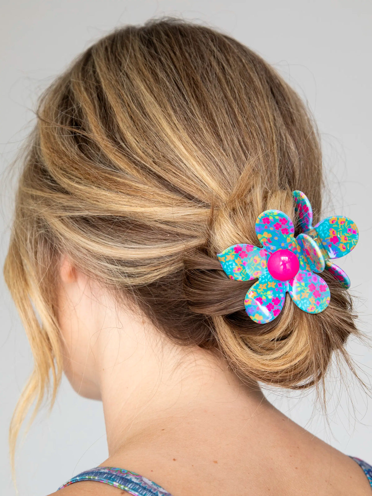Daisy Flower Hair Clip - Neon Turquoise