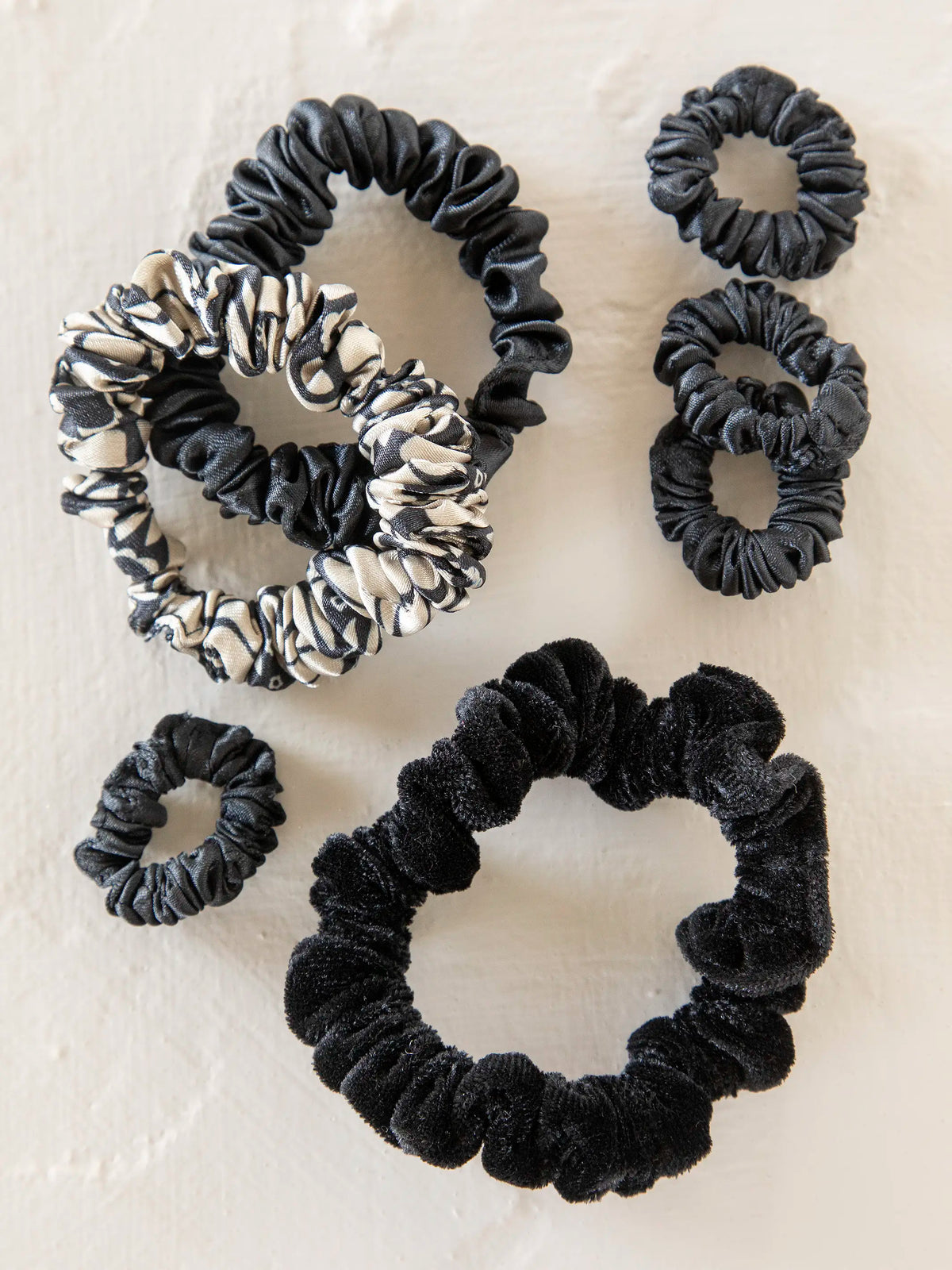 Mixed Scrunchies, Set of 7 - Black