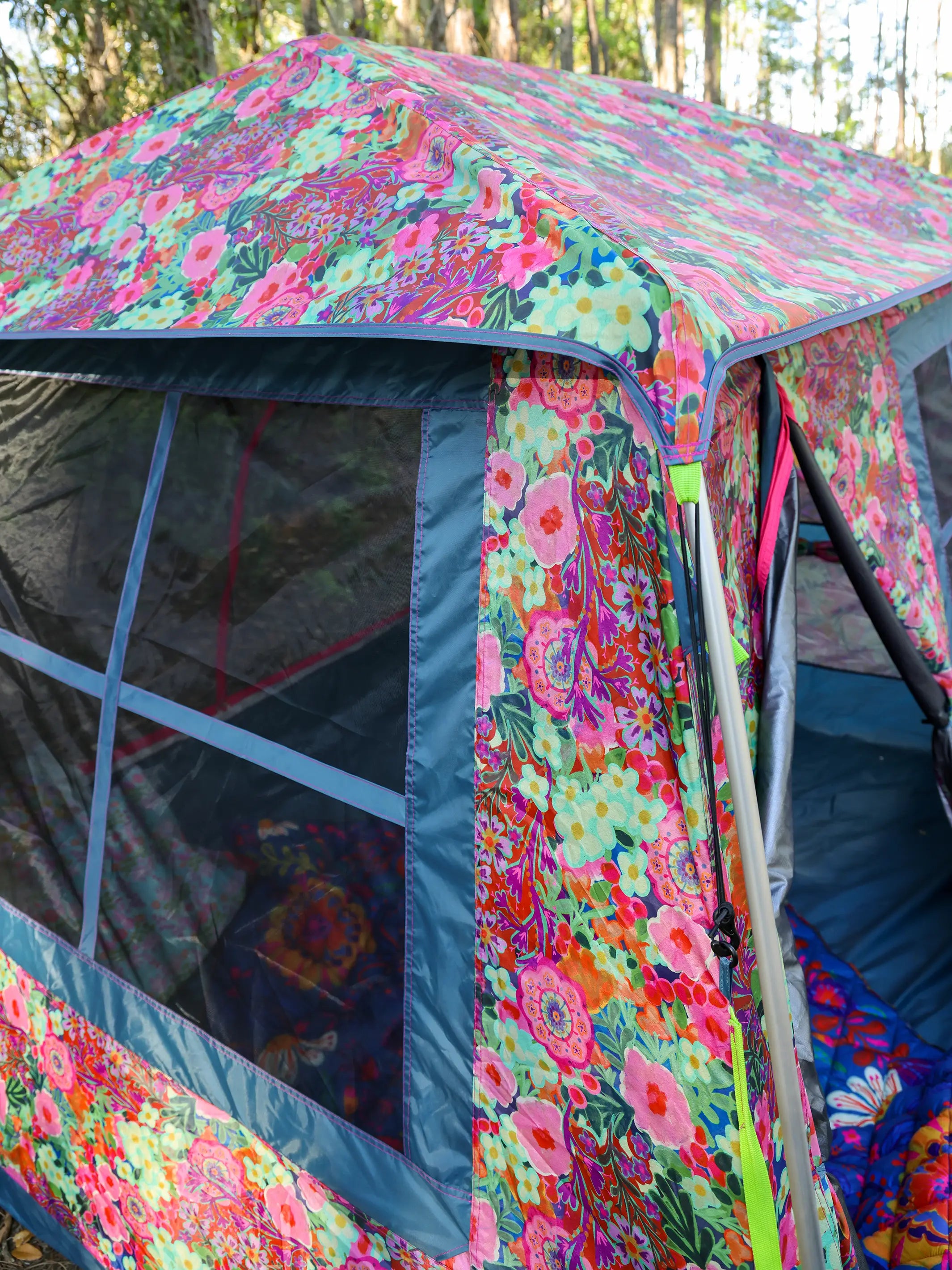 Live Happy Camping Tent - Cozy Cottage